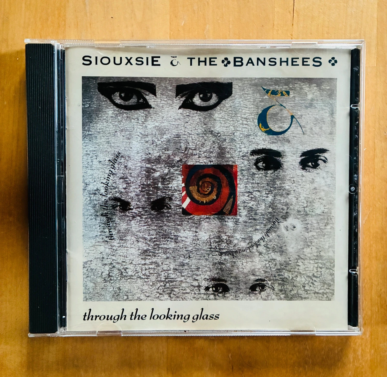 CD Siouxsie & the Banshees Through the Looking Glass.